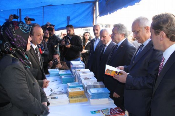 Erzincan Kitap Okuyor, 40 Bin Öğrenciye 40 Bin Kitap